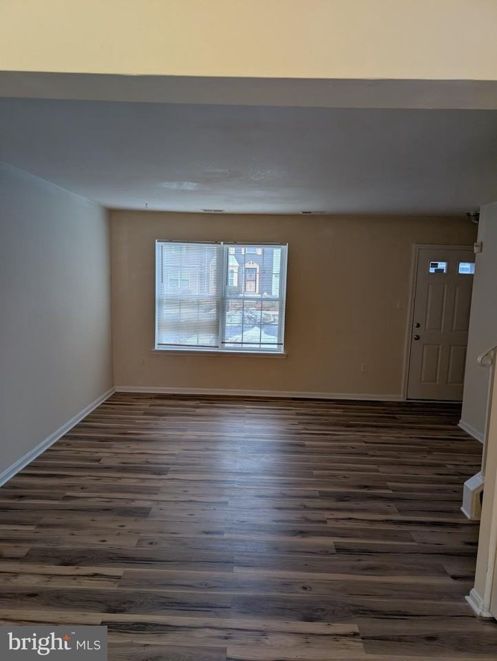 1106 Dutton Way - Photo 5 of 10