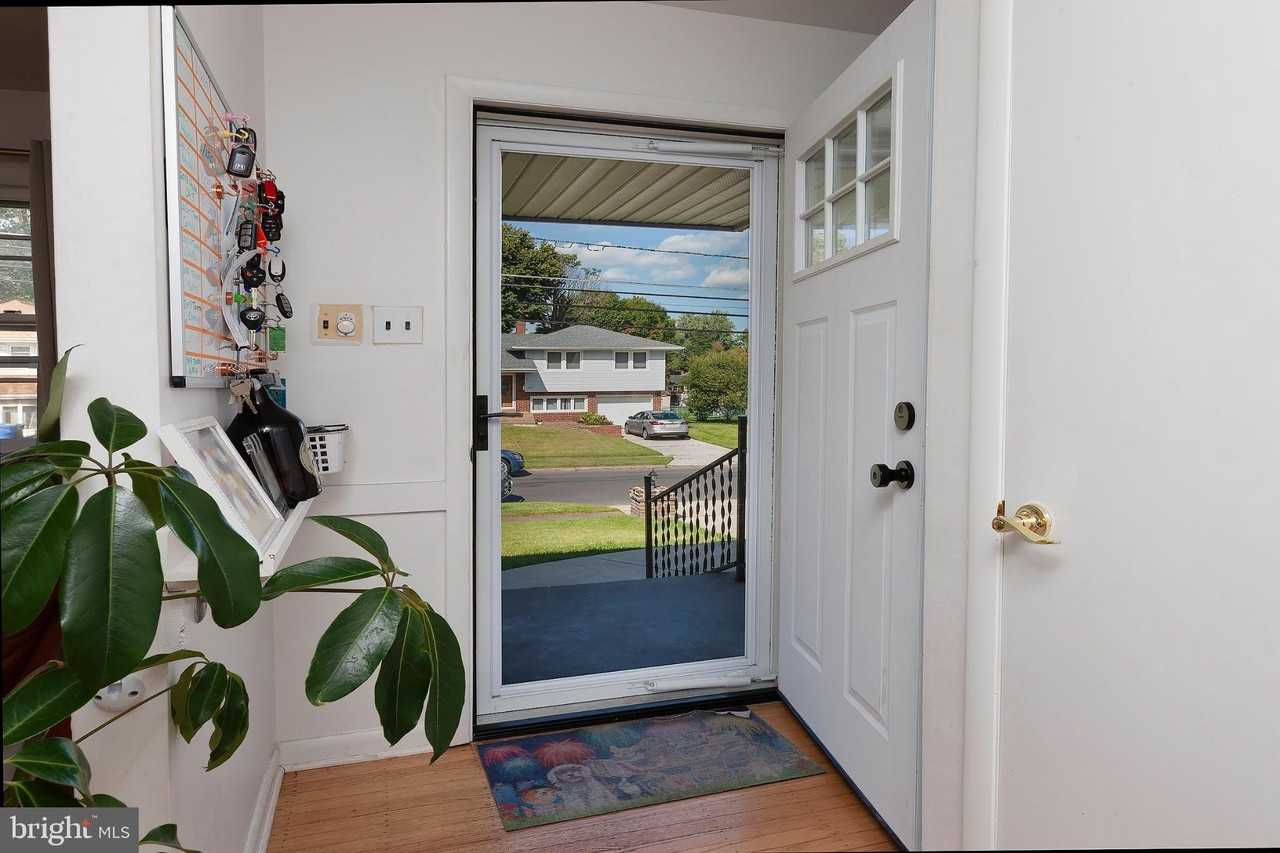 222 Belle Arbor Dr - Photo 2 of 14