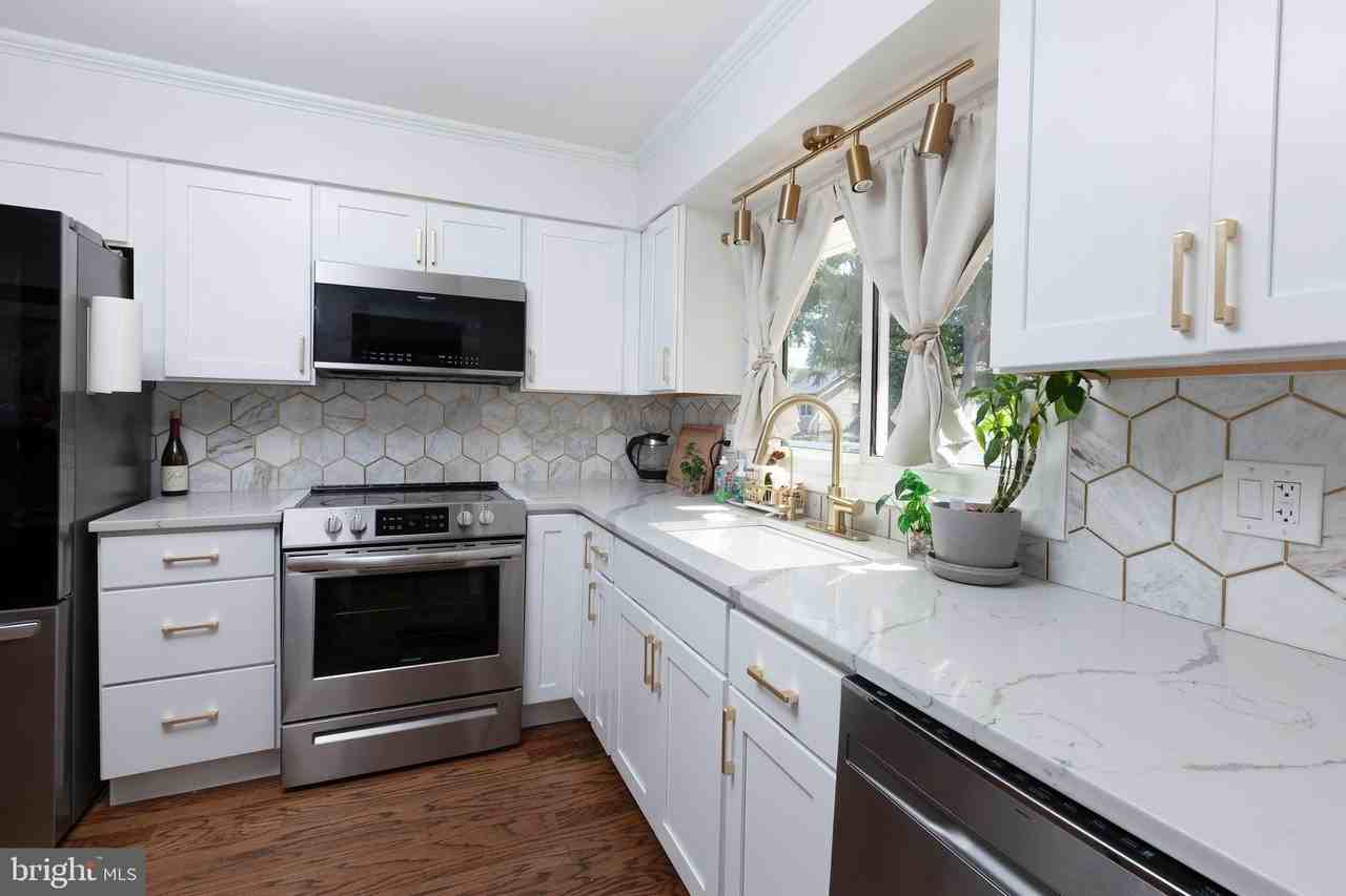 222 Belle Arbor Dr - Photo 4 of 14