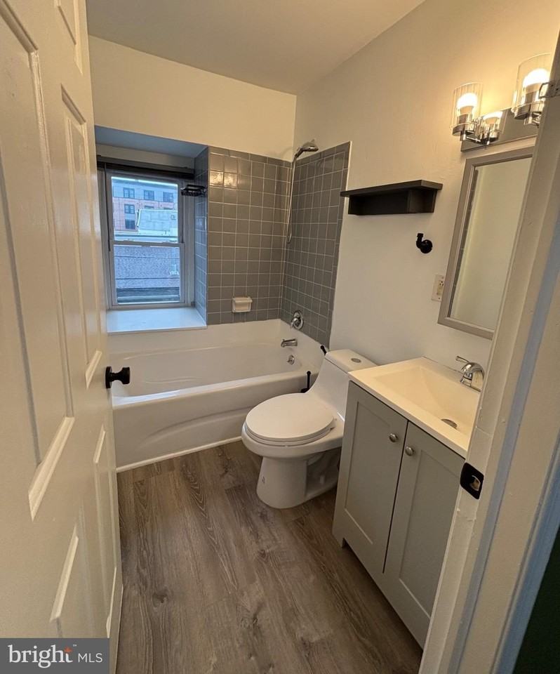 444 Bridge St Apt E #E - Photo 6 of 16