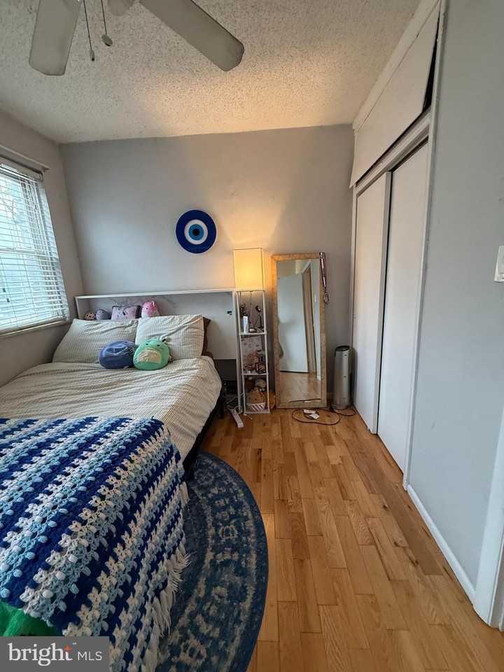 740 Saint Albans St - Photo 7 of 13