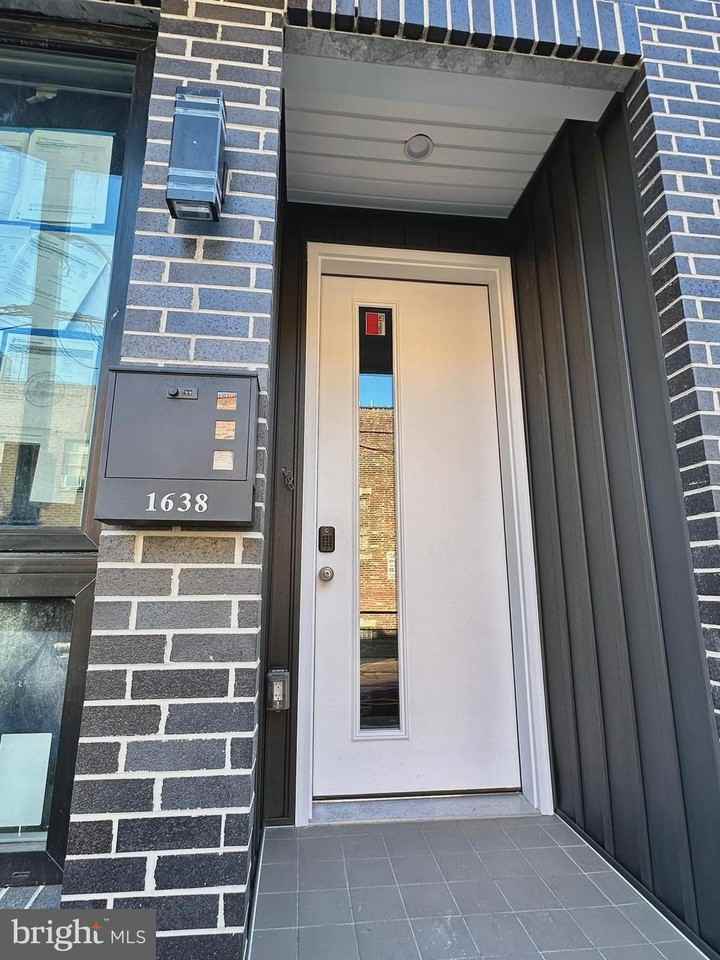 1636 S Bailey St - Photo 2 of 50