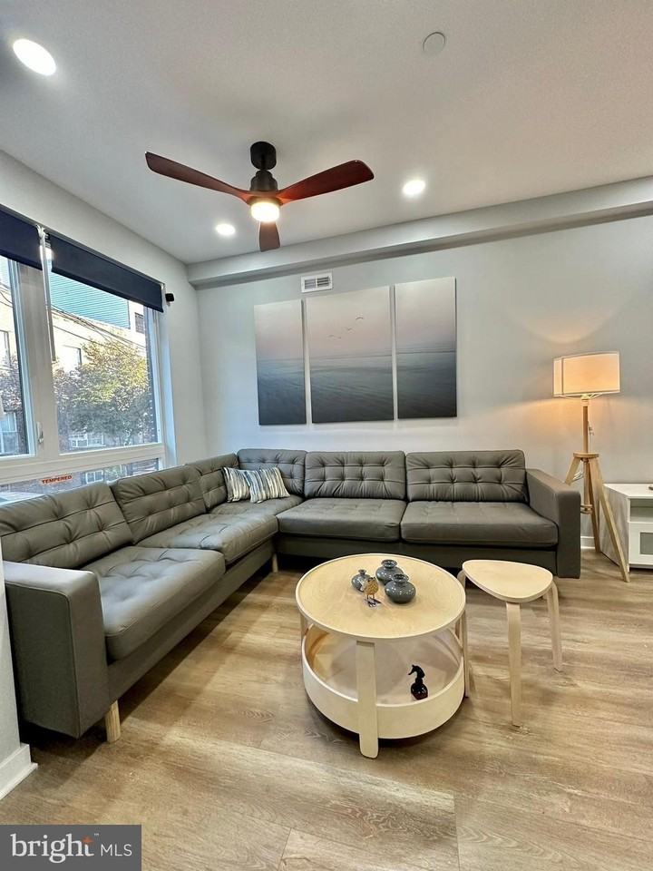 1636 S Bailey St - Photo 4 of 50