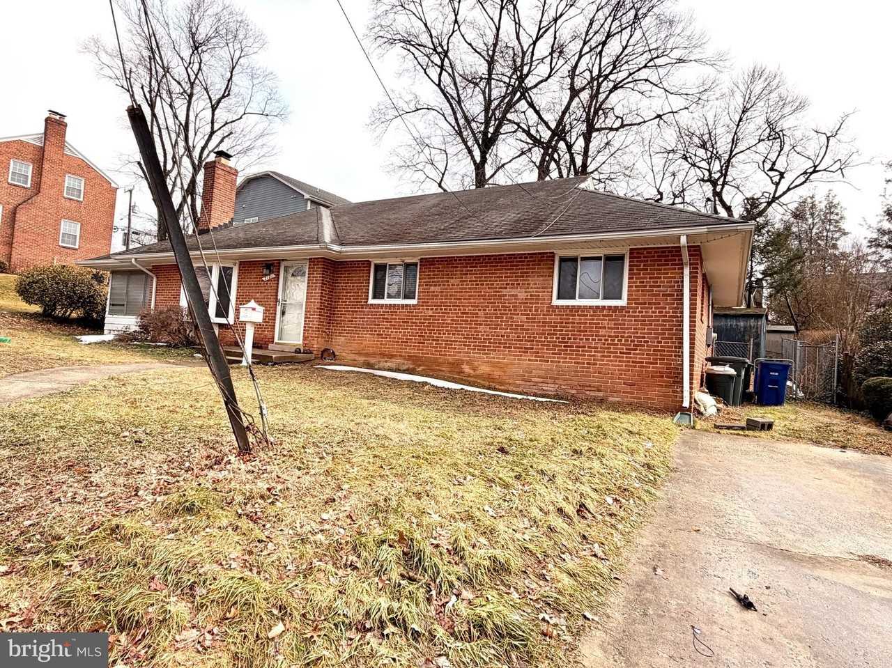 2121 Patrick Henry Dr - Photo 5 of 39