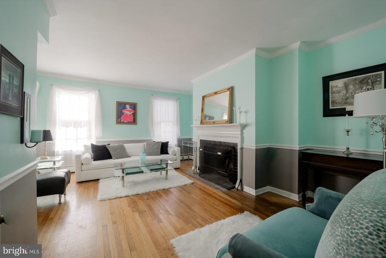 428 Wolfe St - Photo 3 of 18