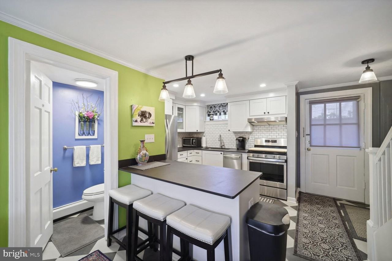 428 Wolfe St - Photo 5 of 18