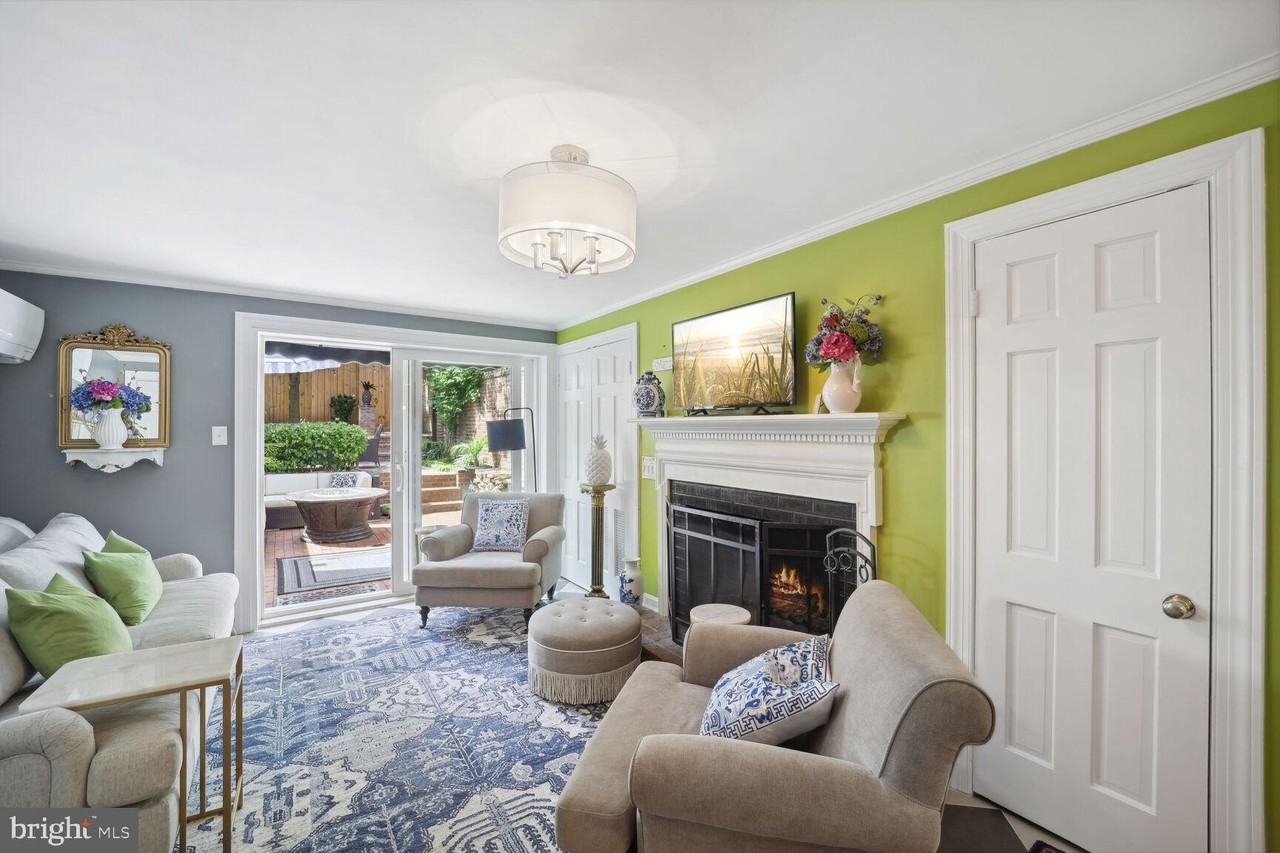 428 Wolfe St - Photo 7 of 18