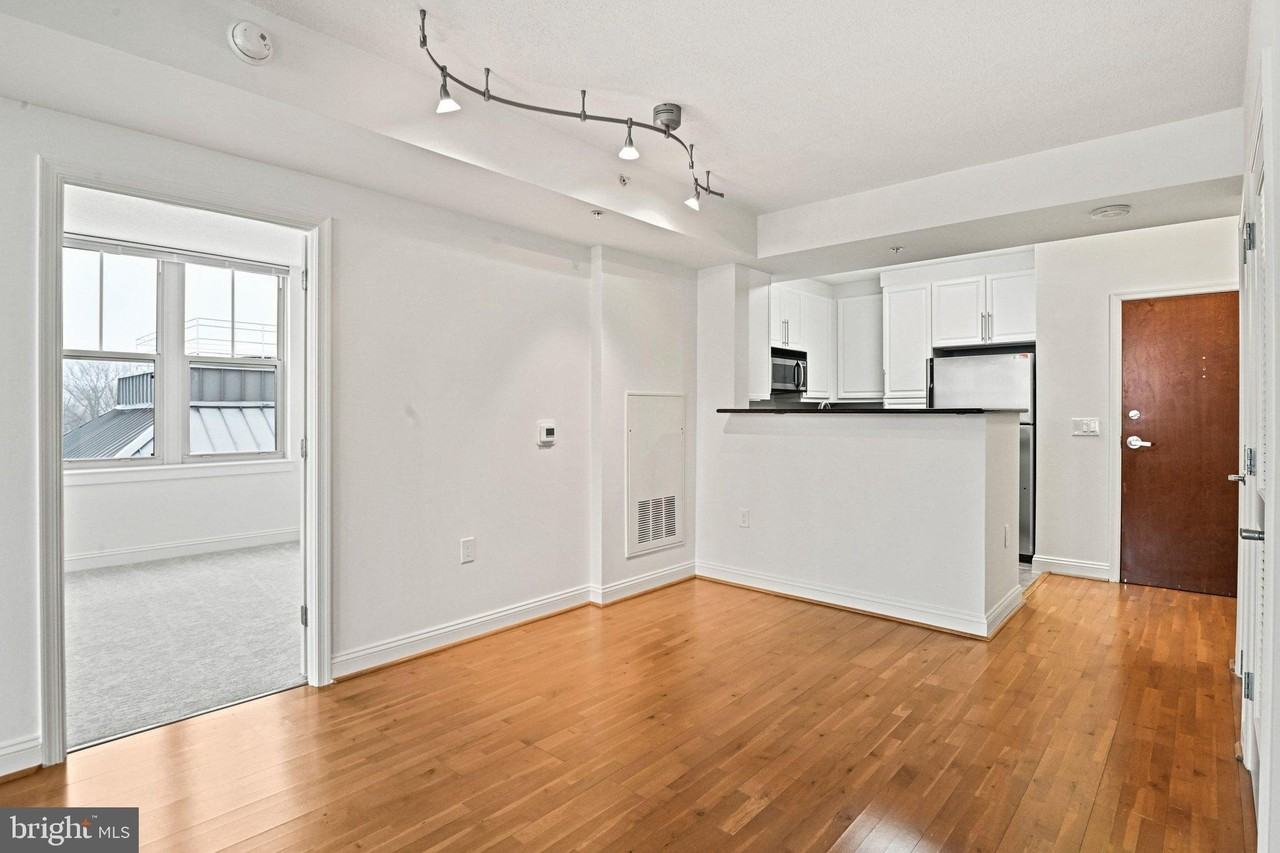 11760 Sunrise Valley Dr Apt 715 #715 - Photo 6 of 50