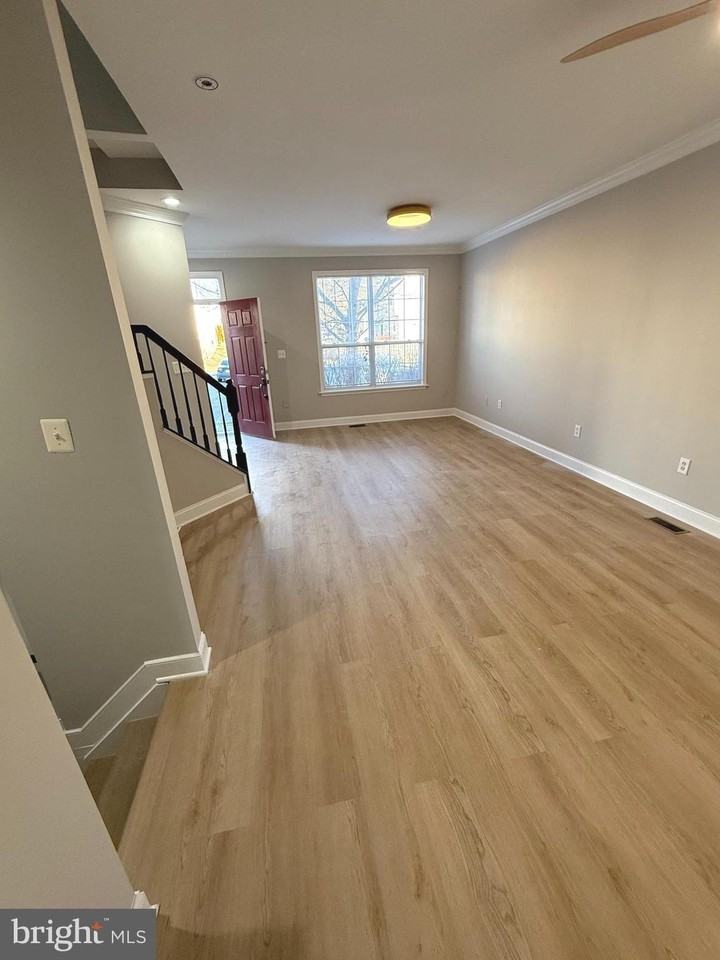 12972 Terminal Way - Photo 5 of 15