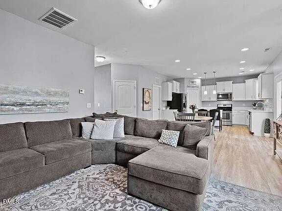 821 Stable Fern Dr - Photo 6 of 26