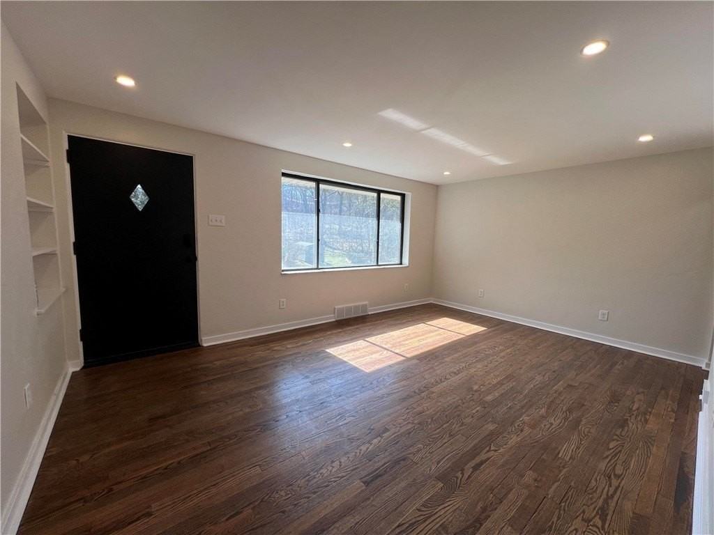 658 Fort Couch Rd - Photo 3 of 17