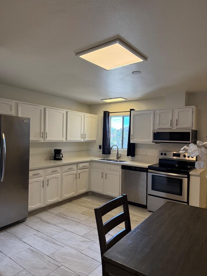 Mcallister Ave - Photo 3 of 28