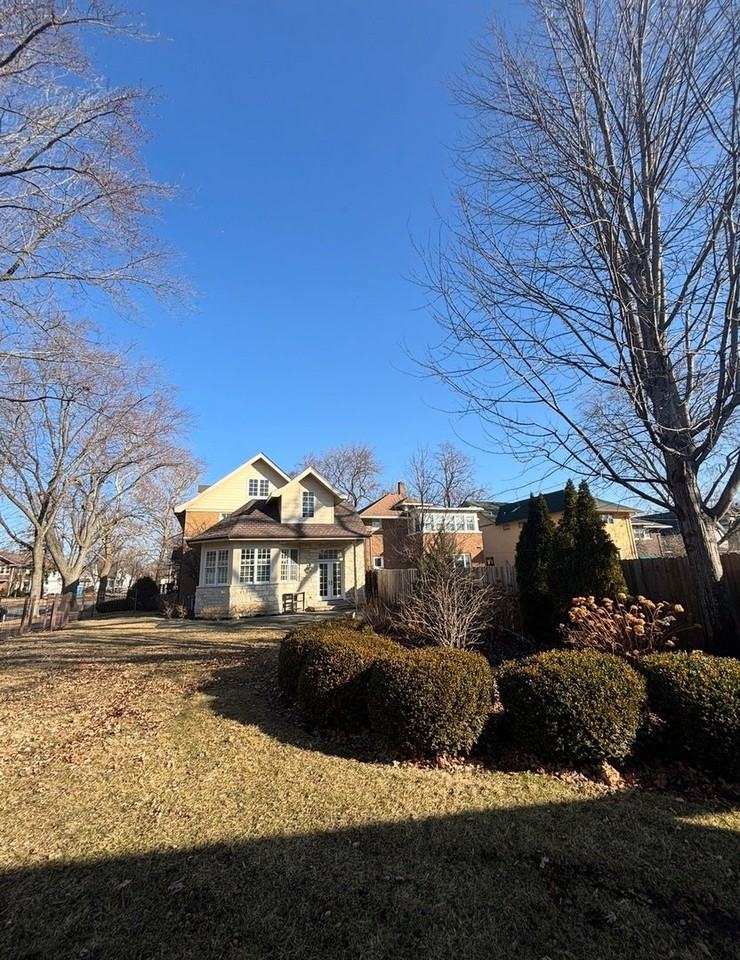 310 N Prairie Ave - Photo 2 of 30