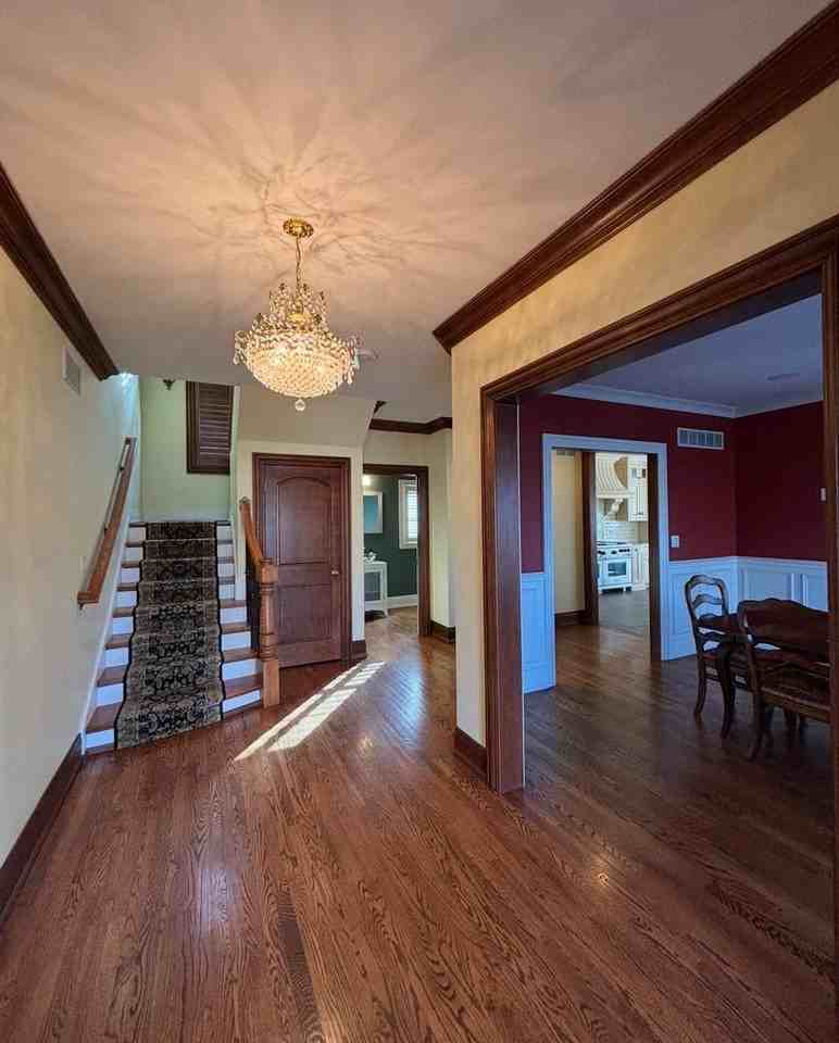 310 N Prairie Ave - Photo 5 of 30