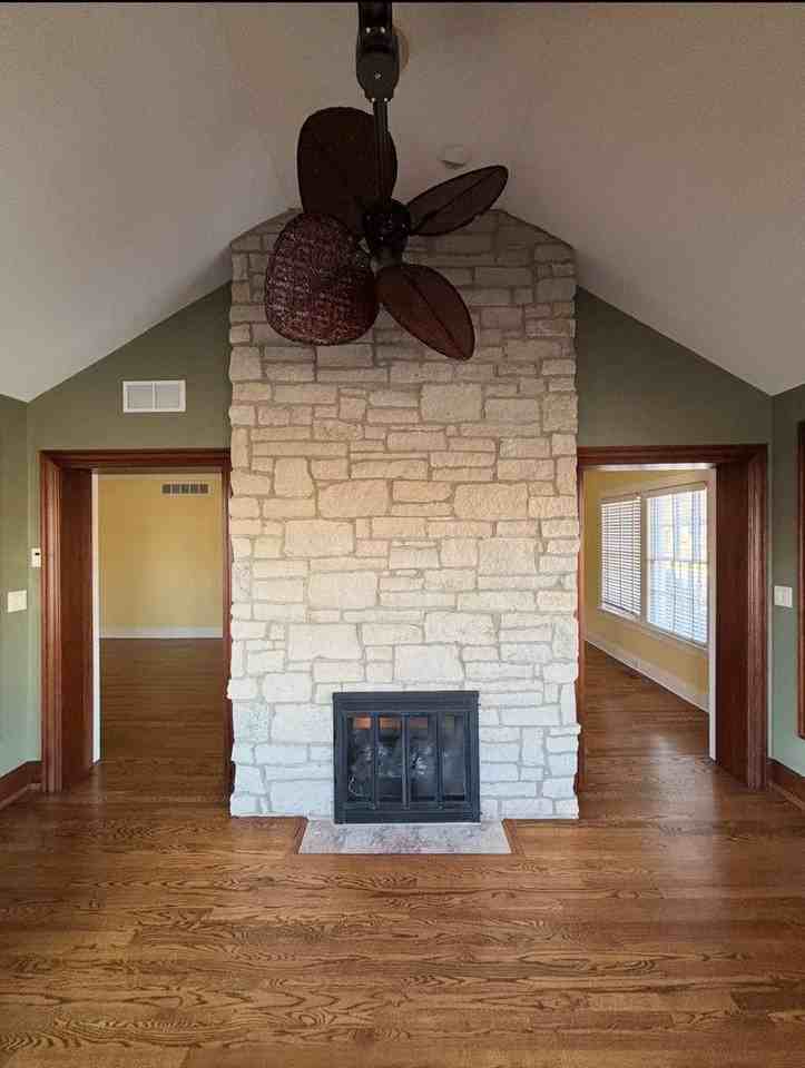 310 N Prairie Ave - Photo 7 of 30