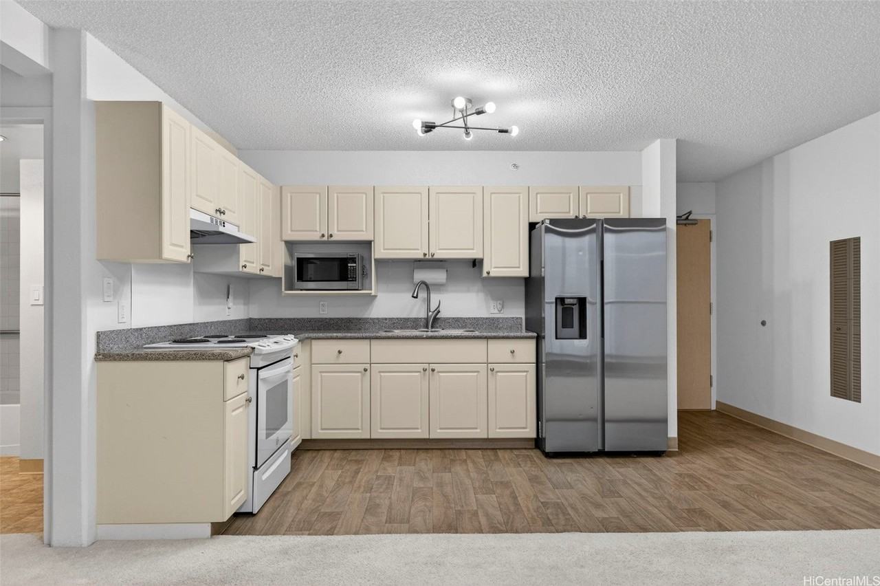 801 South St - Photo 3 of 23