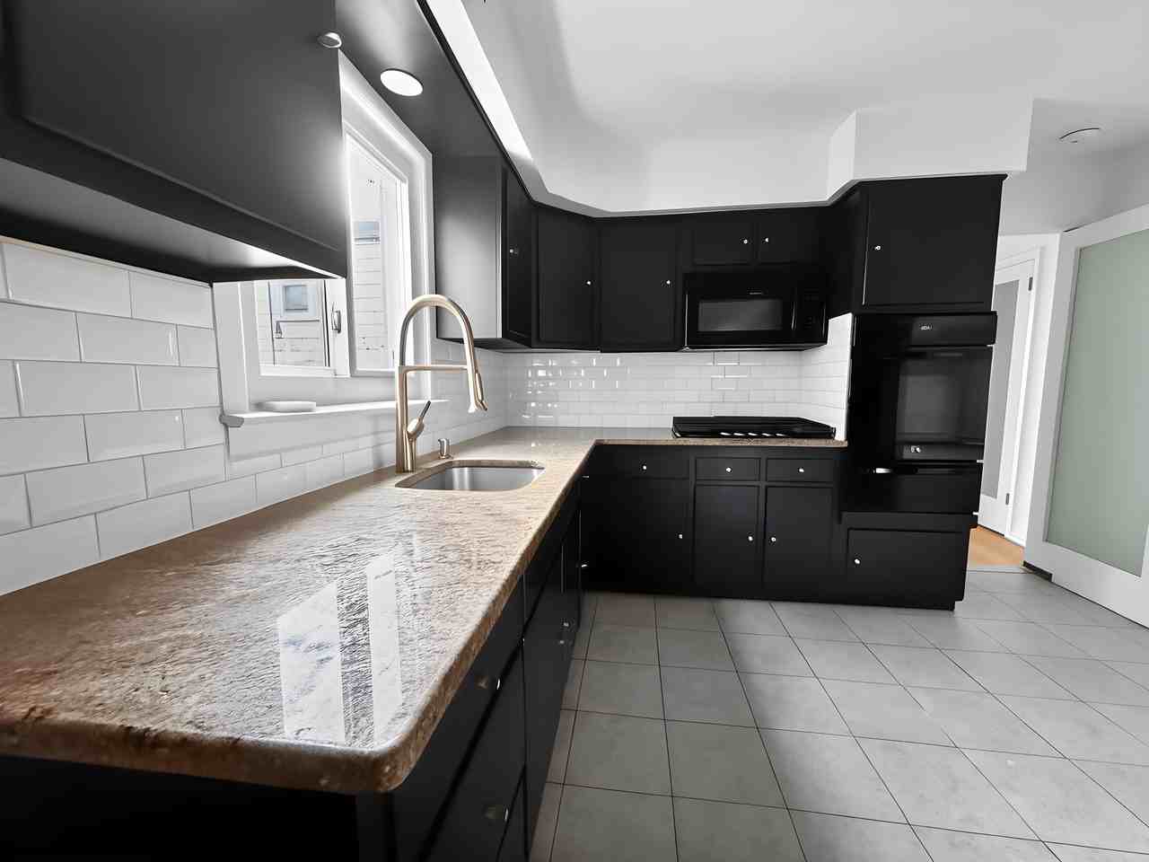 517 5th St ## 17 - Photo 2 of 10