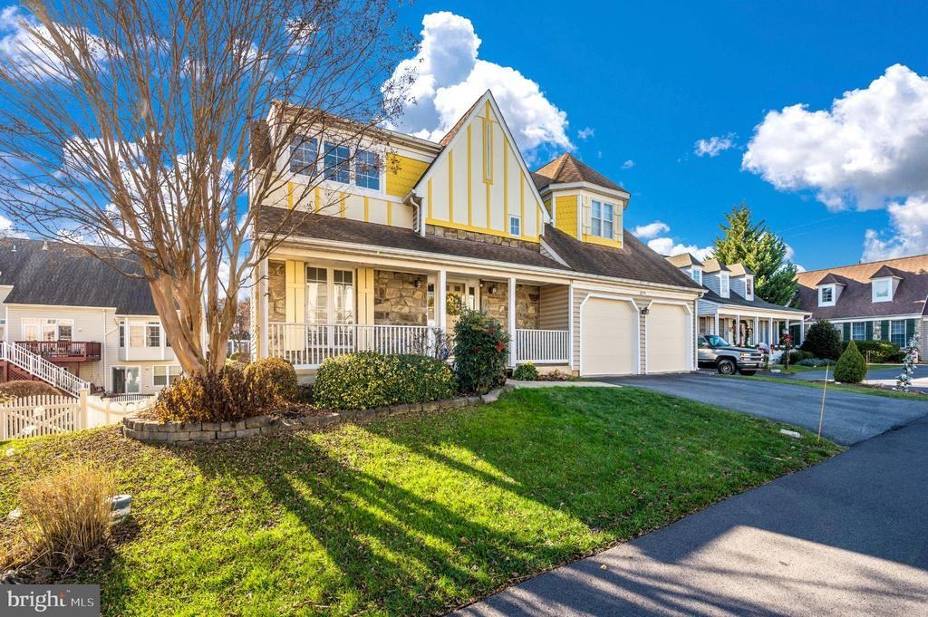 2575 Bear Den Rd - Photo 3 of 38