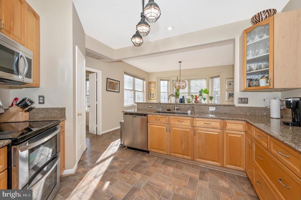 2575 Bear Den Rd - Photo 7 of 38