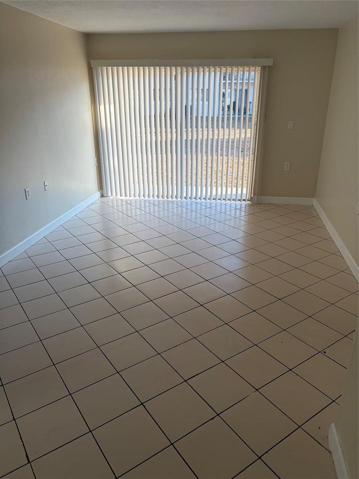 1153 Lake Victoria Dr ##B - Photo 2 of 10