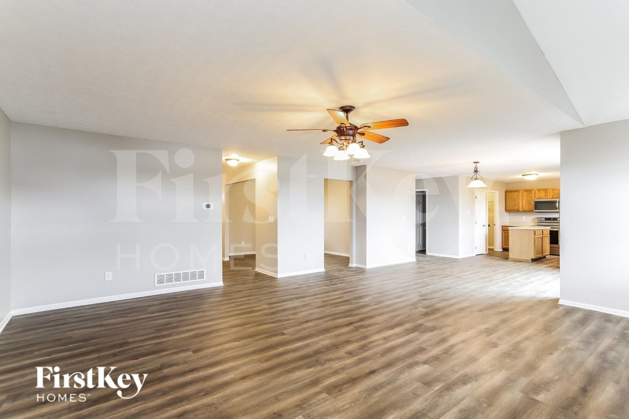 11760 Chanticleer Dr - Photo 3 of 19