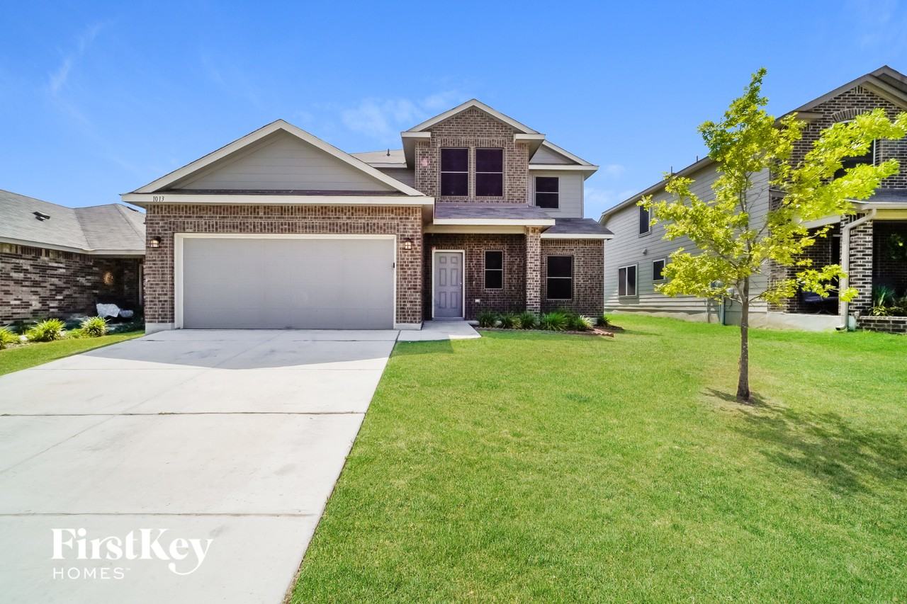 1013 Dumfries Dr - Photo 2 of 15