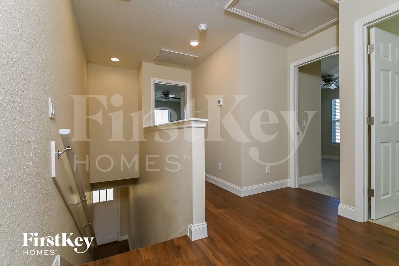 201 Madalyn Ct - Photo 6 of 15