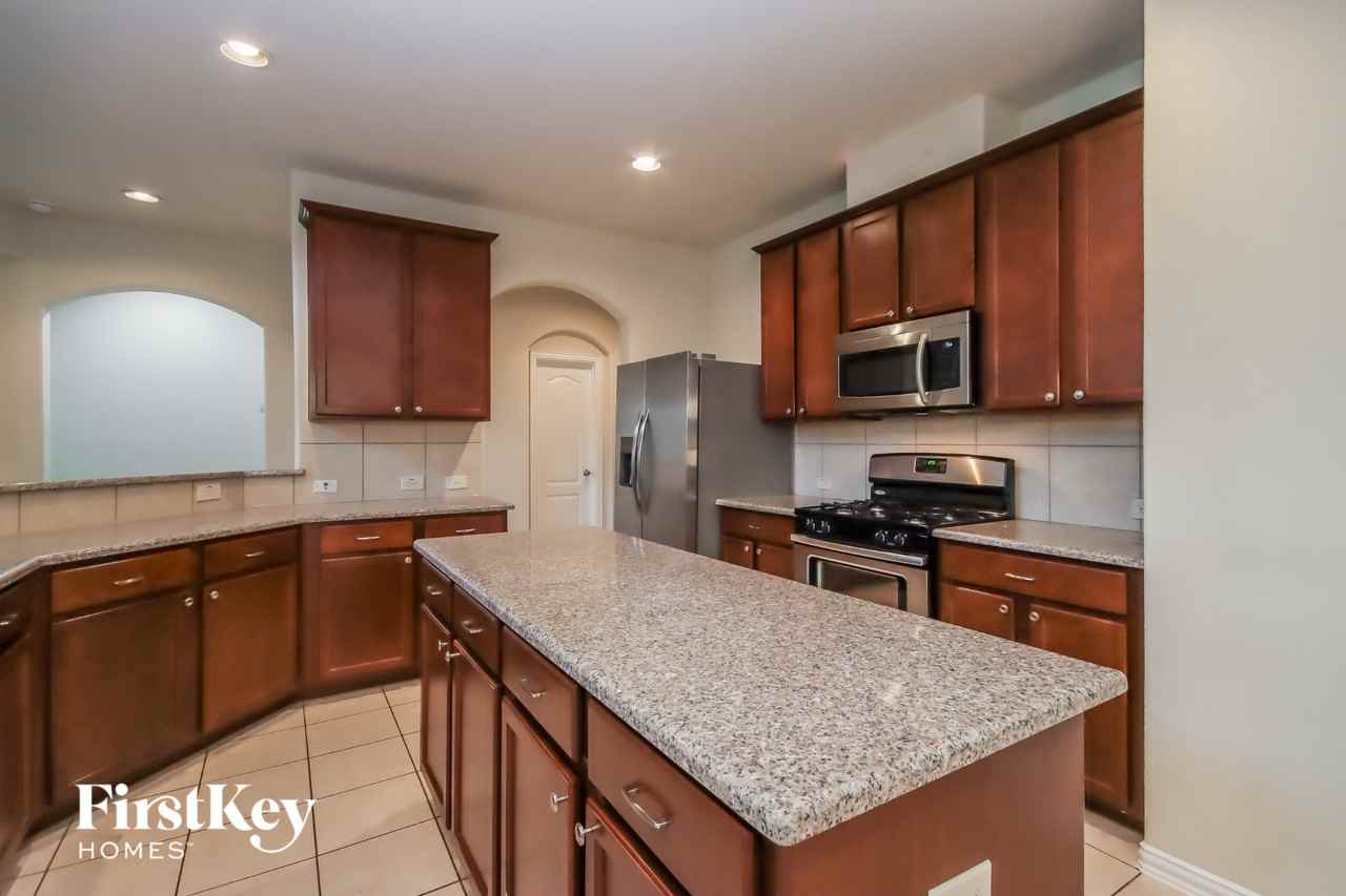 21324 Kings Guild Ln - Photo 5 of 15