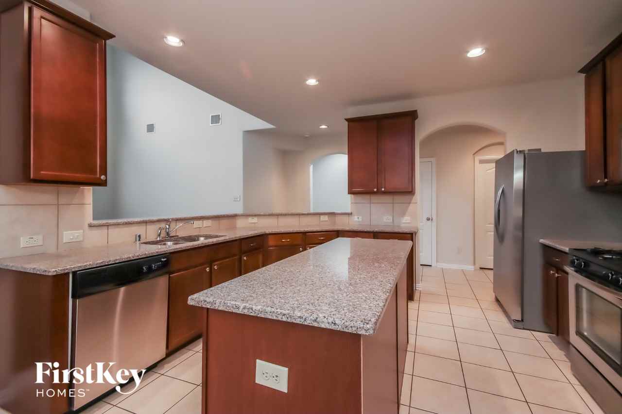 21324 Kings Guild Ln - Photo 6 of 15