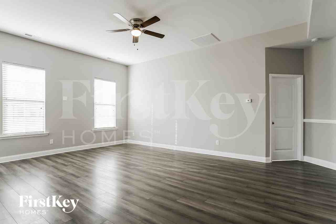 3141 Lacewing Dr - Photo 3 of 15