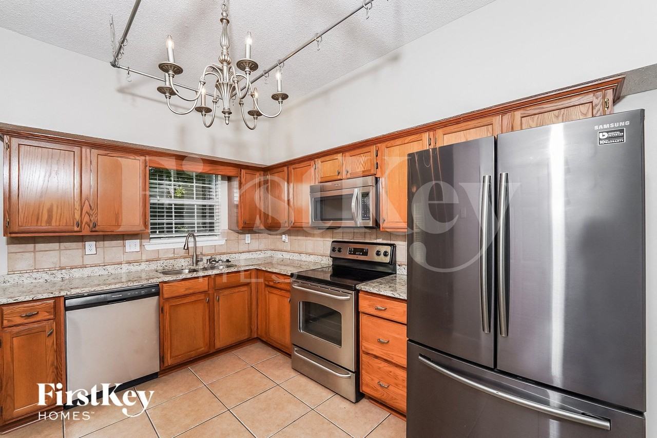 2829 Bridlewood Ter - Photo 5 of 15