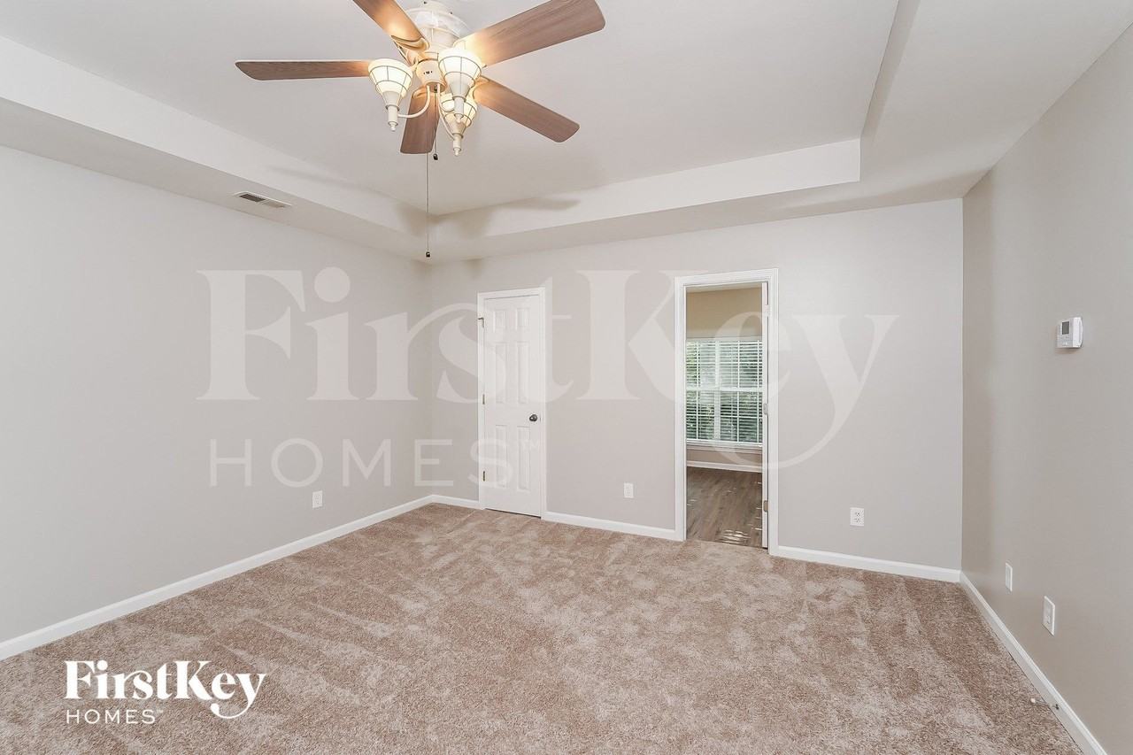 2829 Bridlewood Ter - Photo 7 of 15