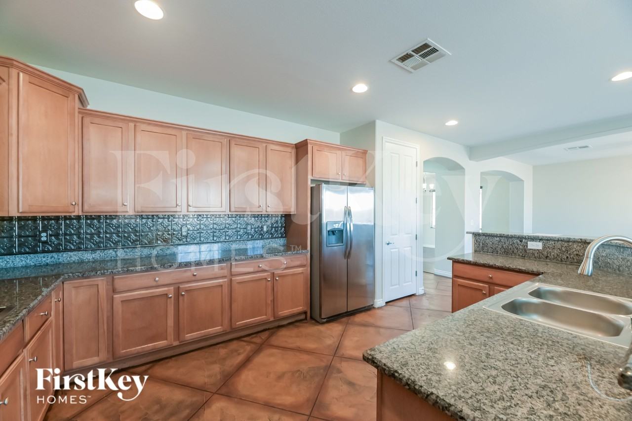 28 Delighted Ave - Photo 6 of 18