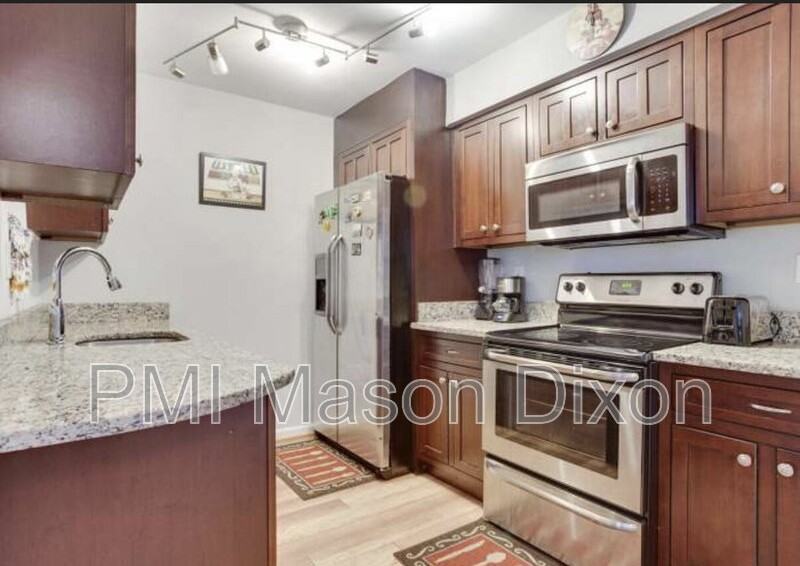 8024 Chapel Cove Dr - Photo 3 of 5