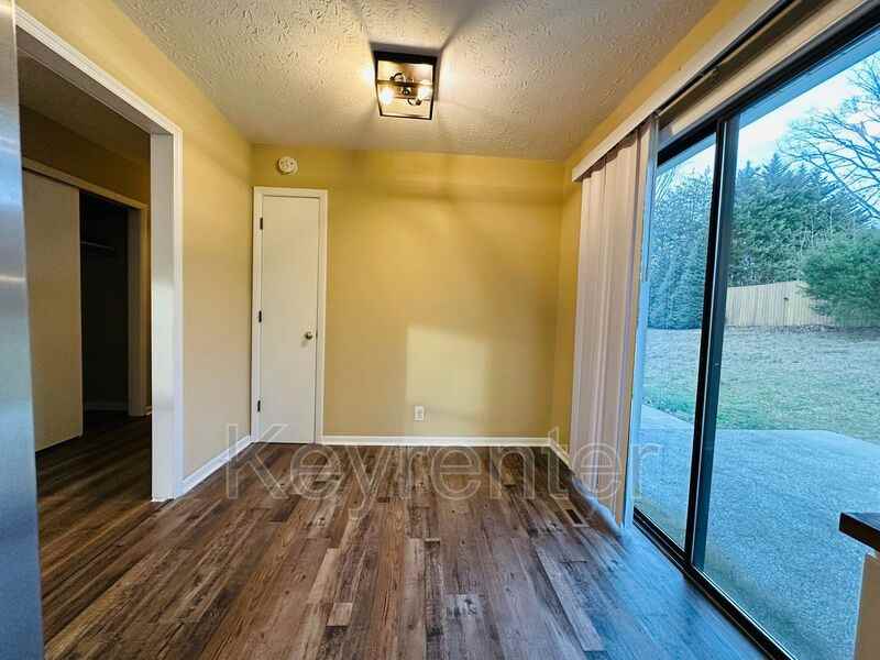 918 W Forest Blvd - Photo 6 of 27