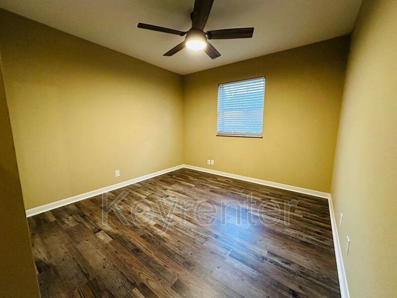 918 W Forest Blvd - Photo 7 of 27