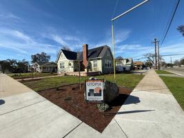 featured image of 329 N Cherry St