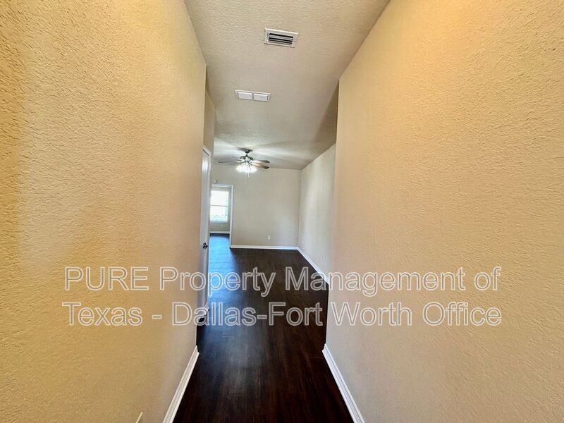 208 W Franklin Ave - Photo 4 of 32