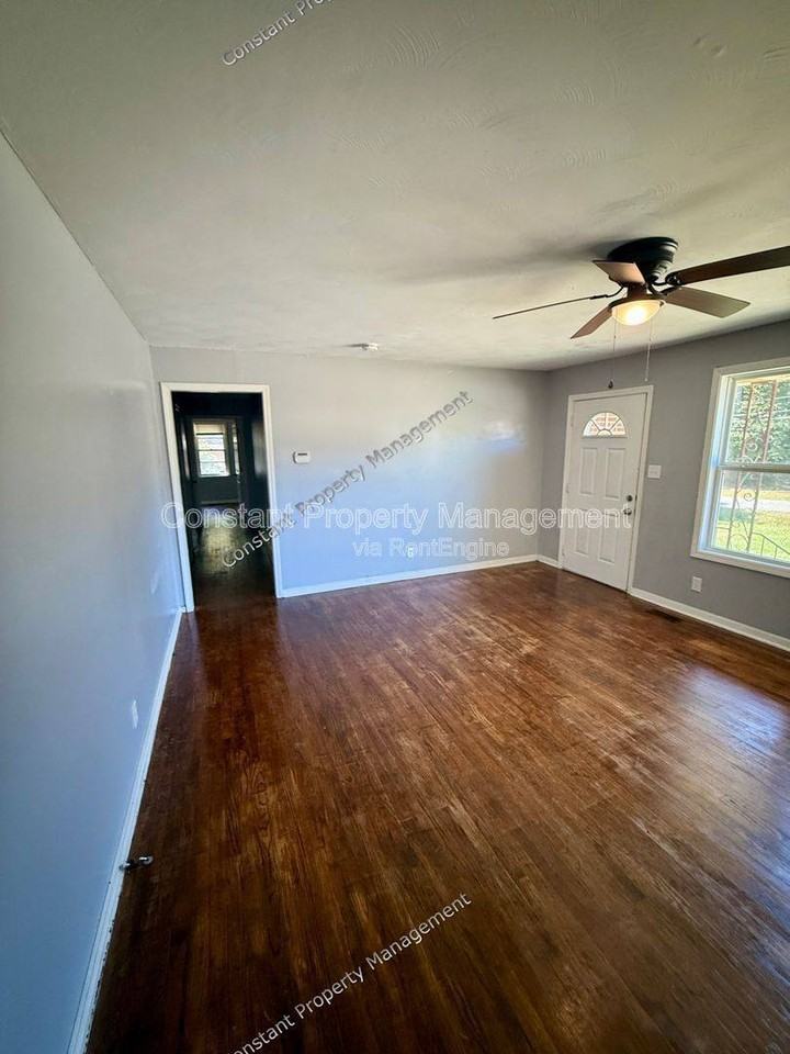 141 Ruby Dr - Photo 2 of 10