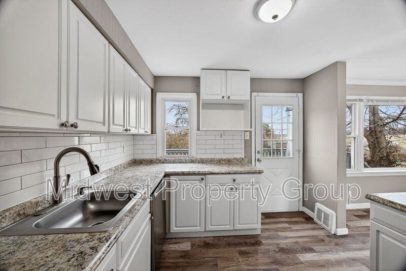 1137 Nectar Dr - Photo 2 of 29