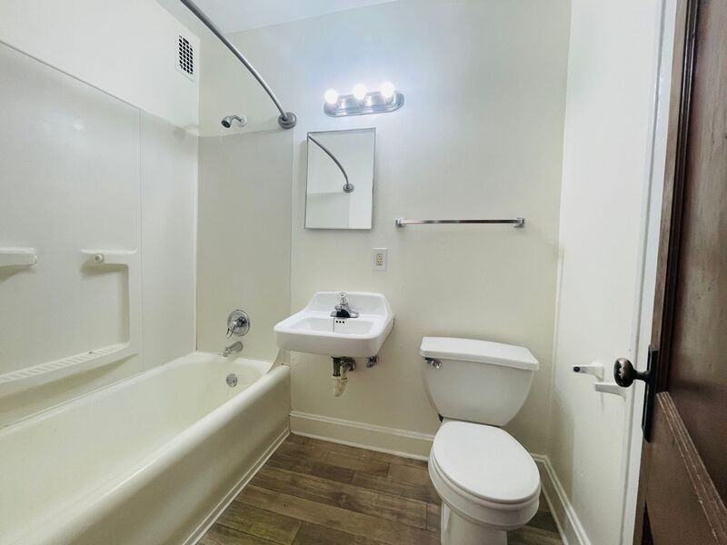 625 W Maple Ave #2D - Photo 6 of 6