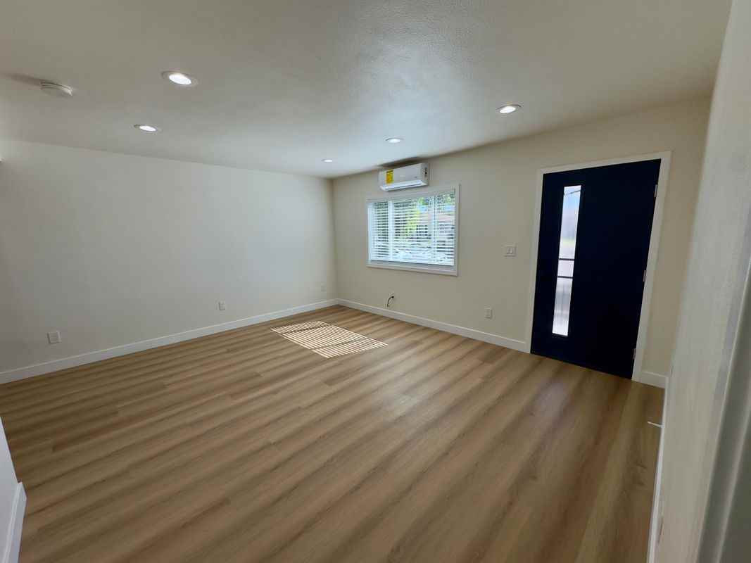 853 E Pacific St - Photo 2 of 17