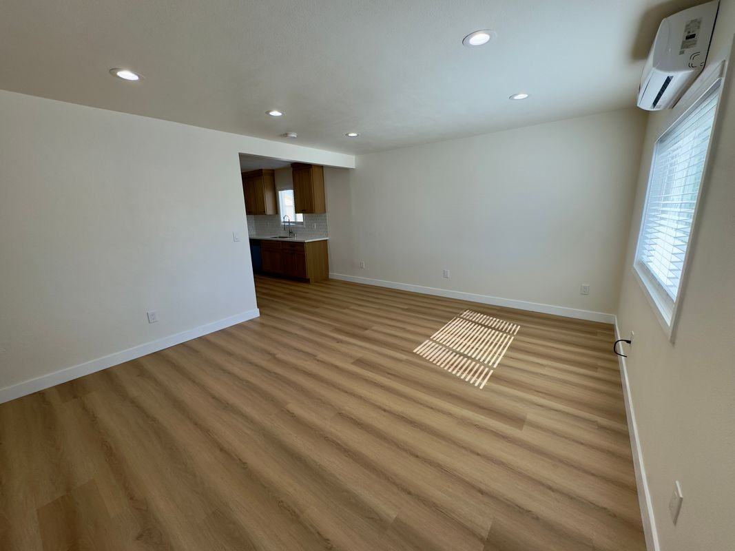 853 E Pacific St - Photo 3 of 17