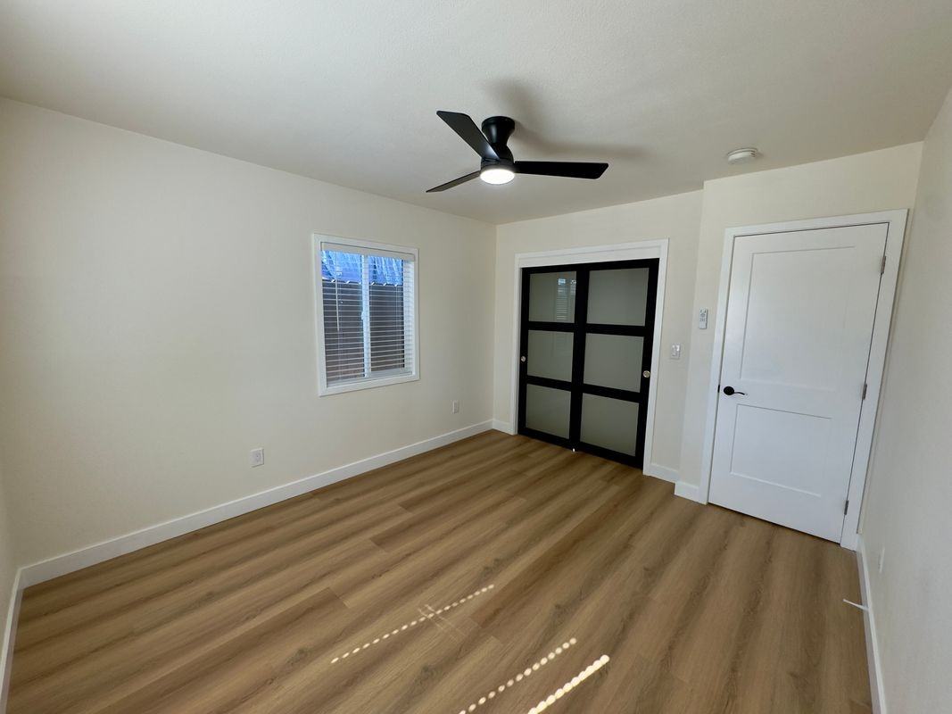 853 E Pacific St - Photo 7 of 17