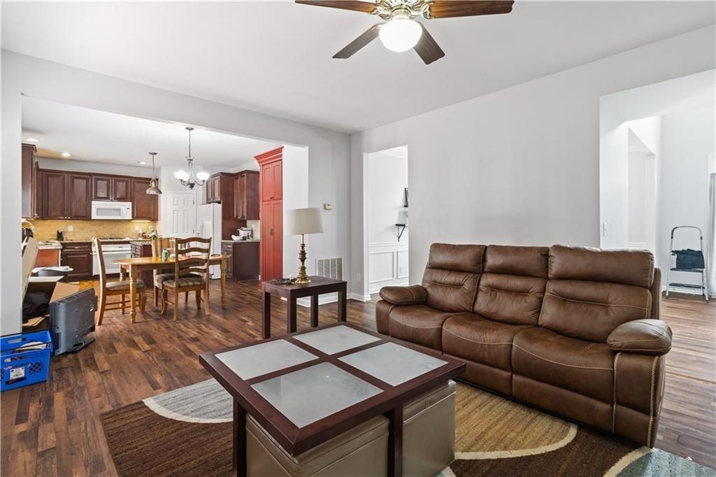 1150 Emperor Ln - Photo 7 of 36