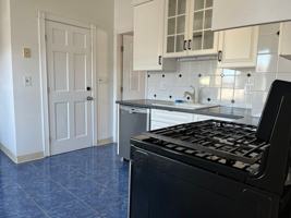 featured image of 15 Clarence St #3