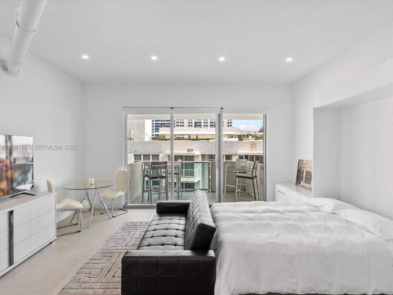 1200 West Avenue #PH24 - Photo 3 of 29