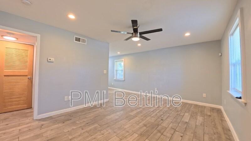 1408 Lyle Ave #A - Photo 3 of 21