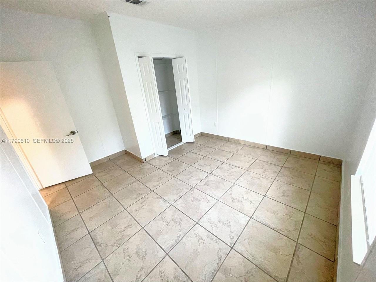 220 Northeast 12th Avenue #34 - Photo 5 of 24