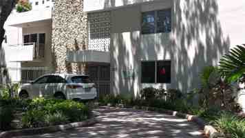 featured image of 1235 Mariposa Avenue #10